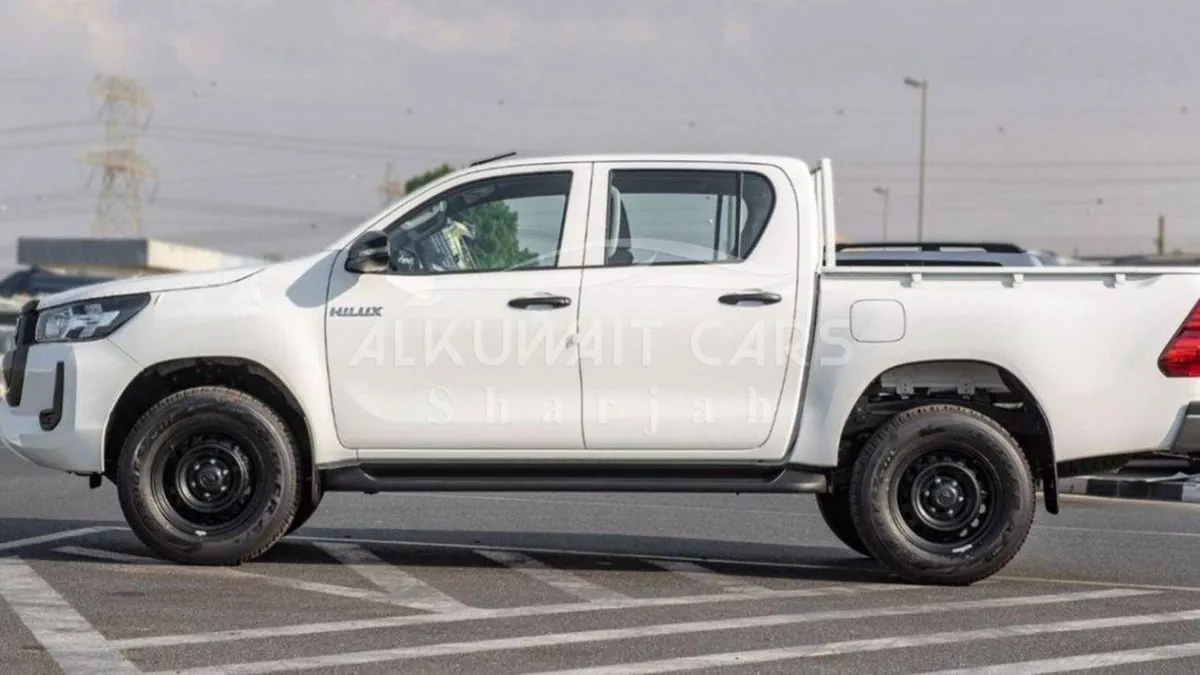 Toyota Hilux GL DC 2.4D MT 4X4 P.WINDOW MY2023 – WHITE-5-0