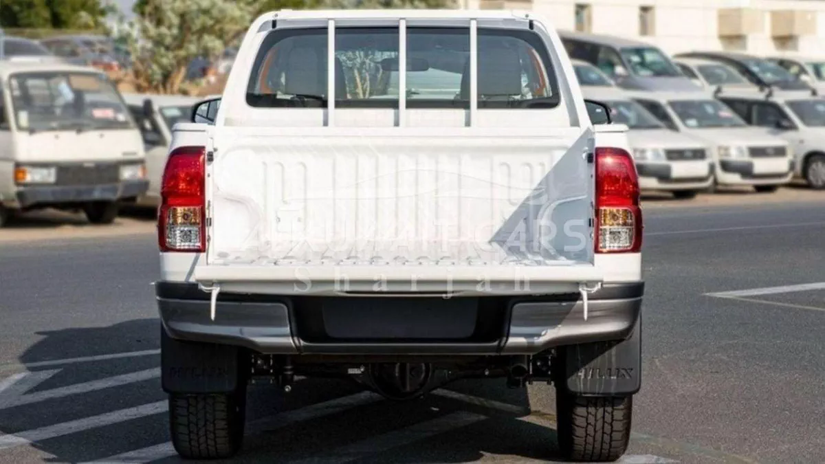 Toyota Hilux GL DC 2.4D MT 4X4 P.WINDOW MY2023 – WHITE-6-0
