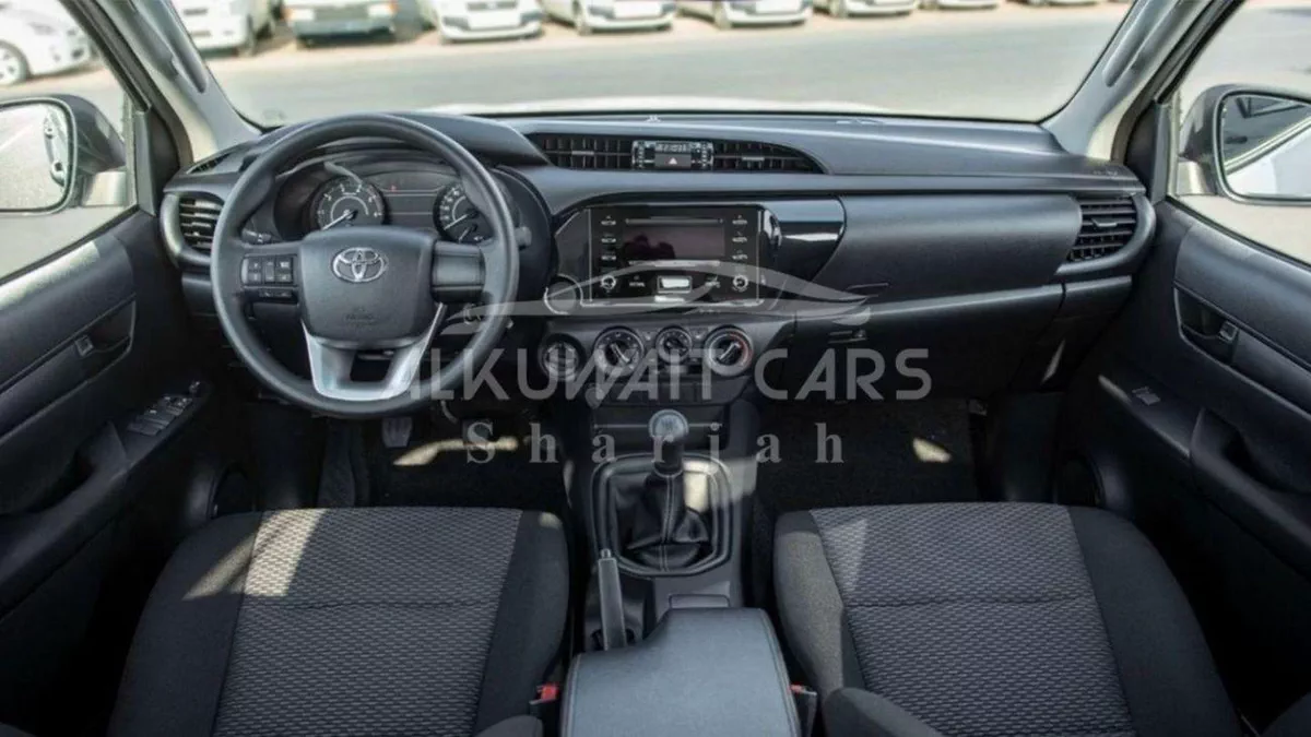 Toyota Hilux GL DC 2.4D MT 4X4 P.WINDOW MY2023 – WHITE-7-0