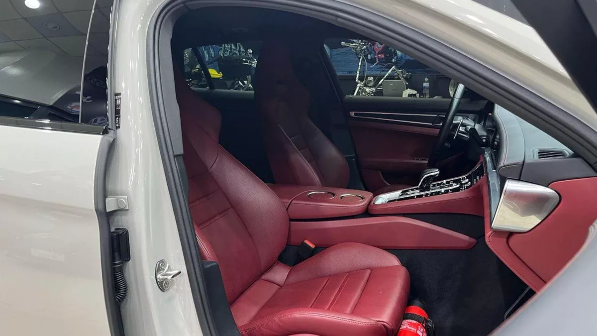 Porsche Panamera 4 E-HYBRID-12-0