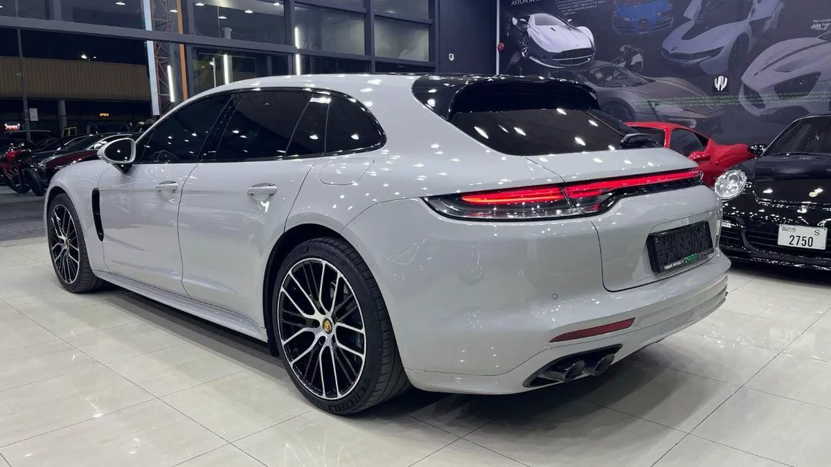 Porsche Panamera 4 E-HYBRID-6-0