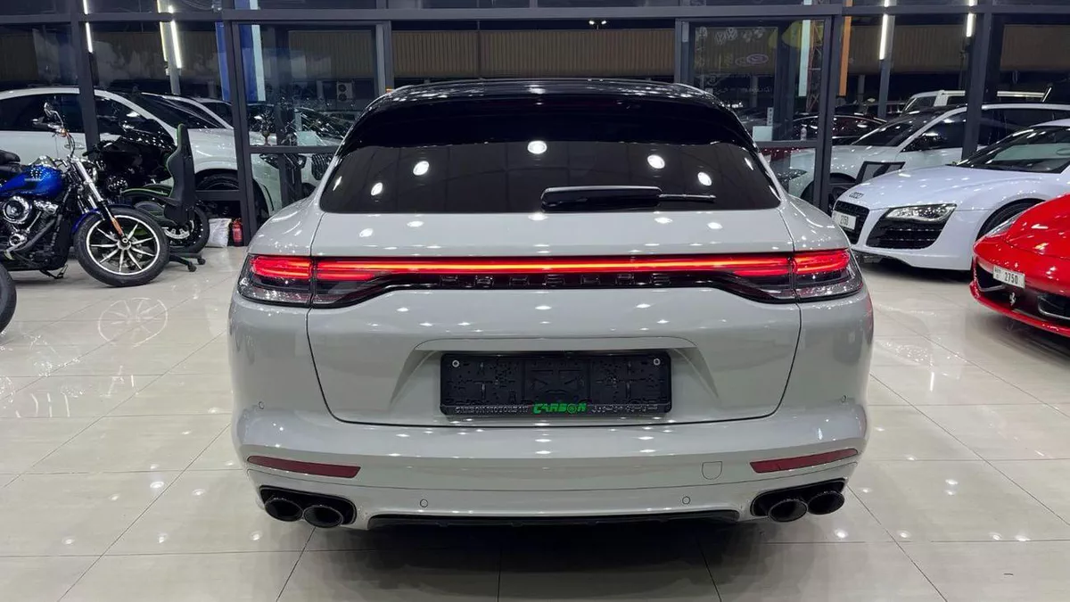 Porsche Panamera 4 E-HYBRID-8-0