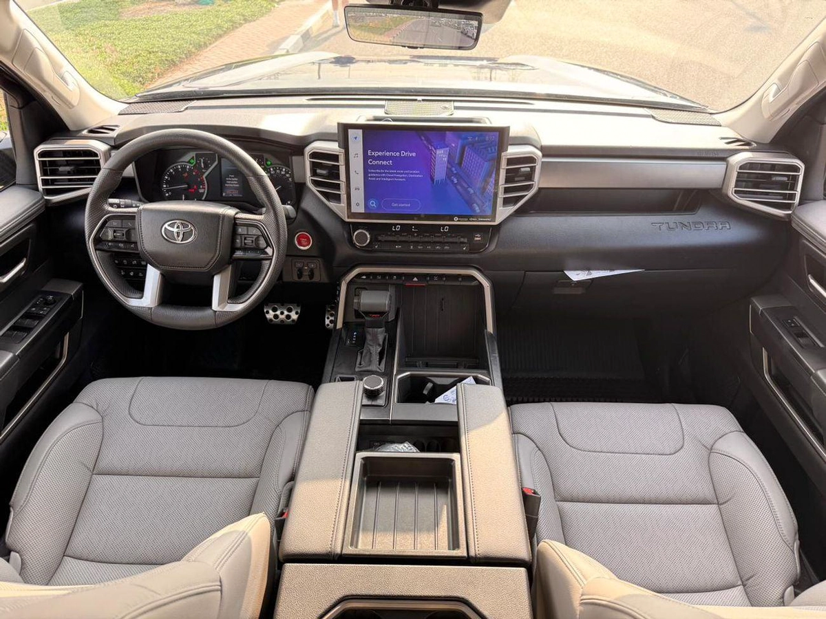 Toyota Tundra Premium option 360 Camera, leather seats 2024-4-4