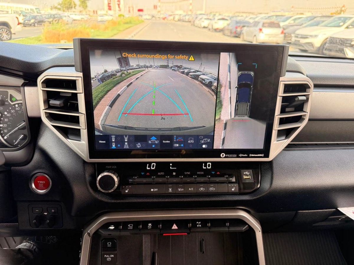 Toyota Tundra Premium option 360 Camera, leather seats 2024-8-8