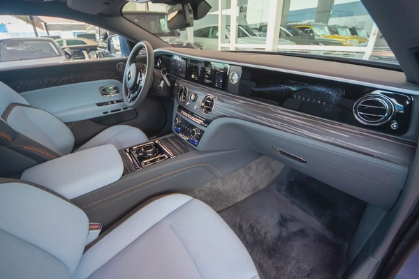 ROLLS-ROYCE SPECTRE | 2024 | SILVER BADGE | 5,200km | UNDER WARRANTY
