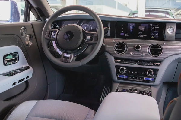 ROLLS-ROYCE SPECTRE | 2024 | SILVER BADGE | 5,200km | UNDER WARRANTY