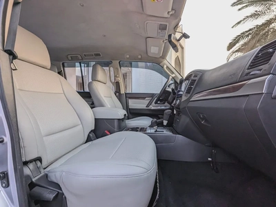 MITSUBISHI PAJERO 2015 GLS MID OPTION V6 3.5L IN EXCELLENT CONDITION-6