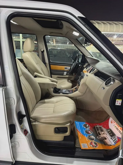 LAND ROVER LR4 HSE-6