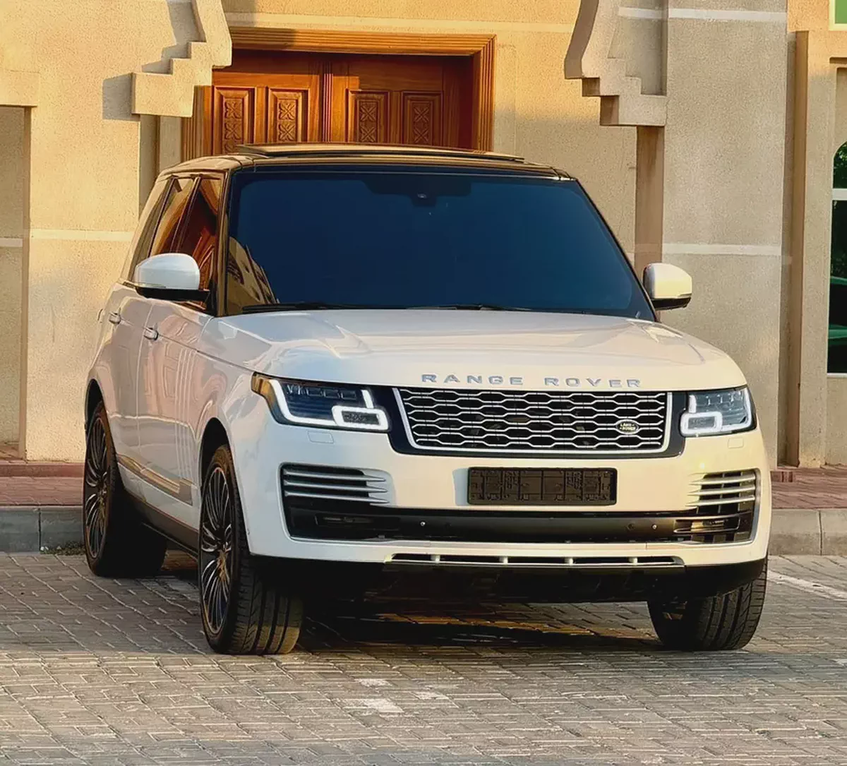 Stunning Land Rover Range Rover Vogue SE Supercharged 2014 | GCC Specs