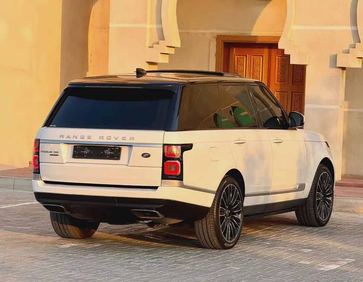 Stunning Land Rover Range Rover Vogue SE Supercharged 2014 | GCC Specs-5-5