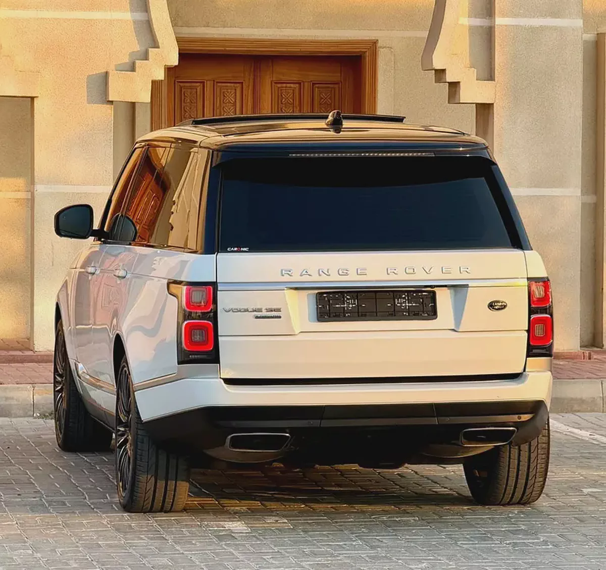 Stunning Land Rover Range Rover Vogue SE Supercharged 2014 | GCC Specs-6-6