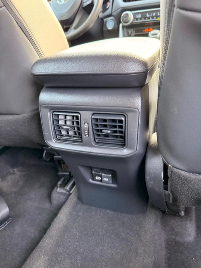 Toyota RAV4 XLE 2.5L full option-15