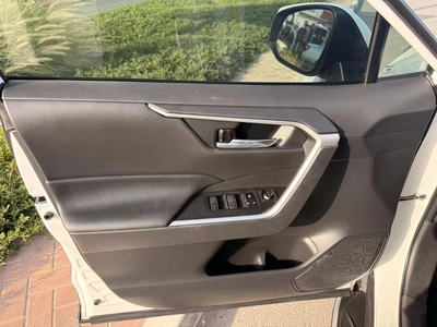 Toyota RAV4 XLE 2.5L full option-17