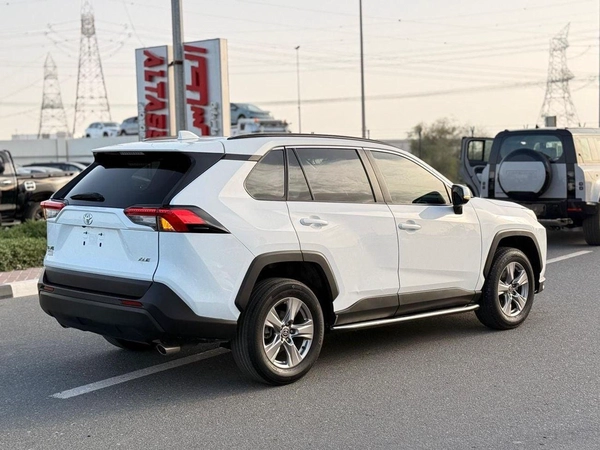 Toyota RAV4 XLE 2.5L full option