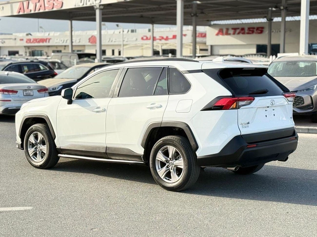 Toyota RAV4 XLE 2.5L full option-11-11
