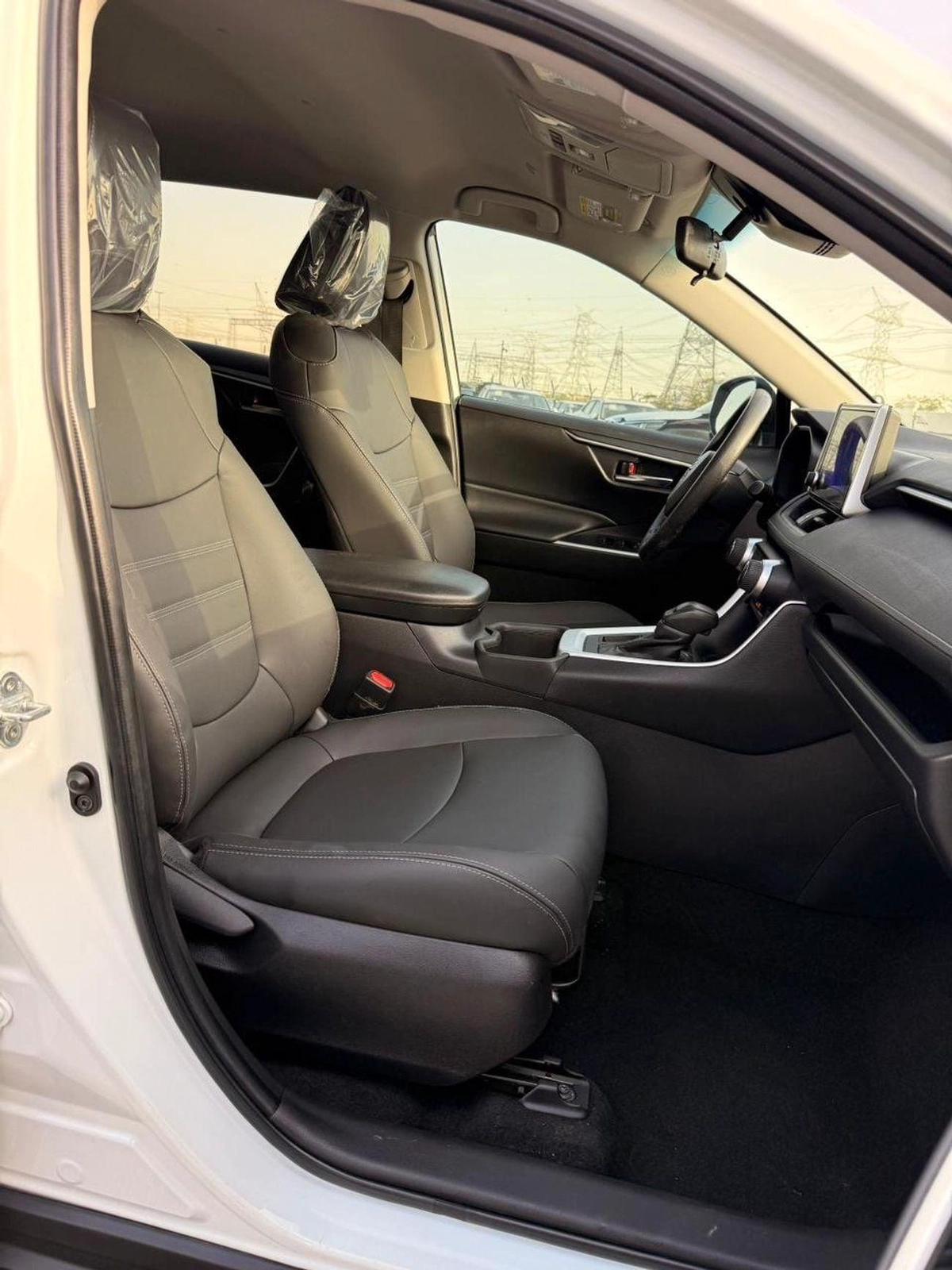 Toyota RAV4 XLE 2.5L full option-12-12