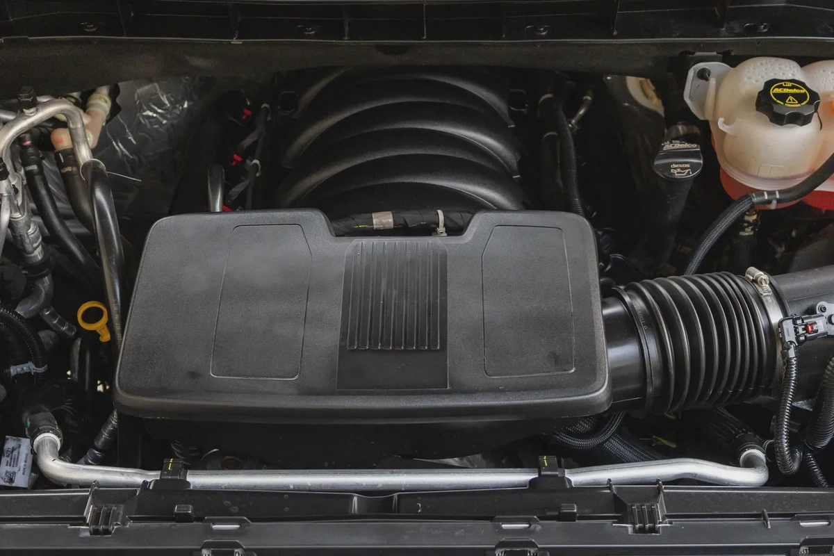 GMC Yukon XL 2500 2025-16-16