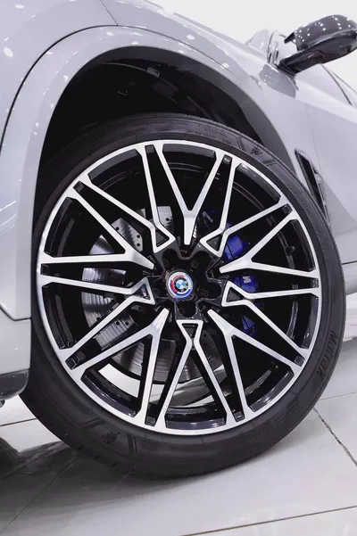 X5 M COMPETITION 2021 GCC CARBON PACKAGE + Excellent Condition + Rear entertainment-12
