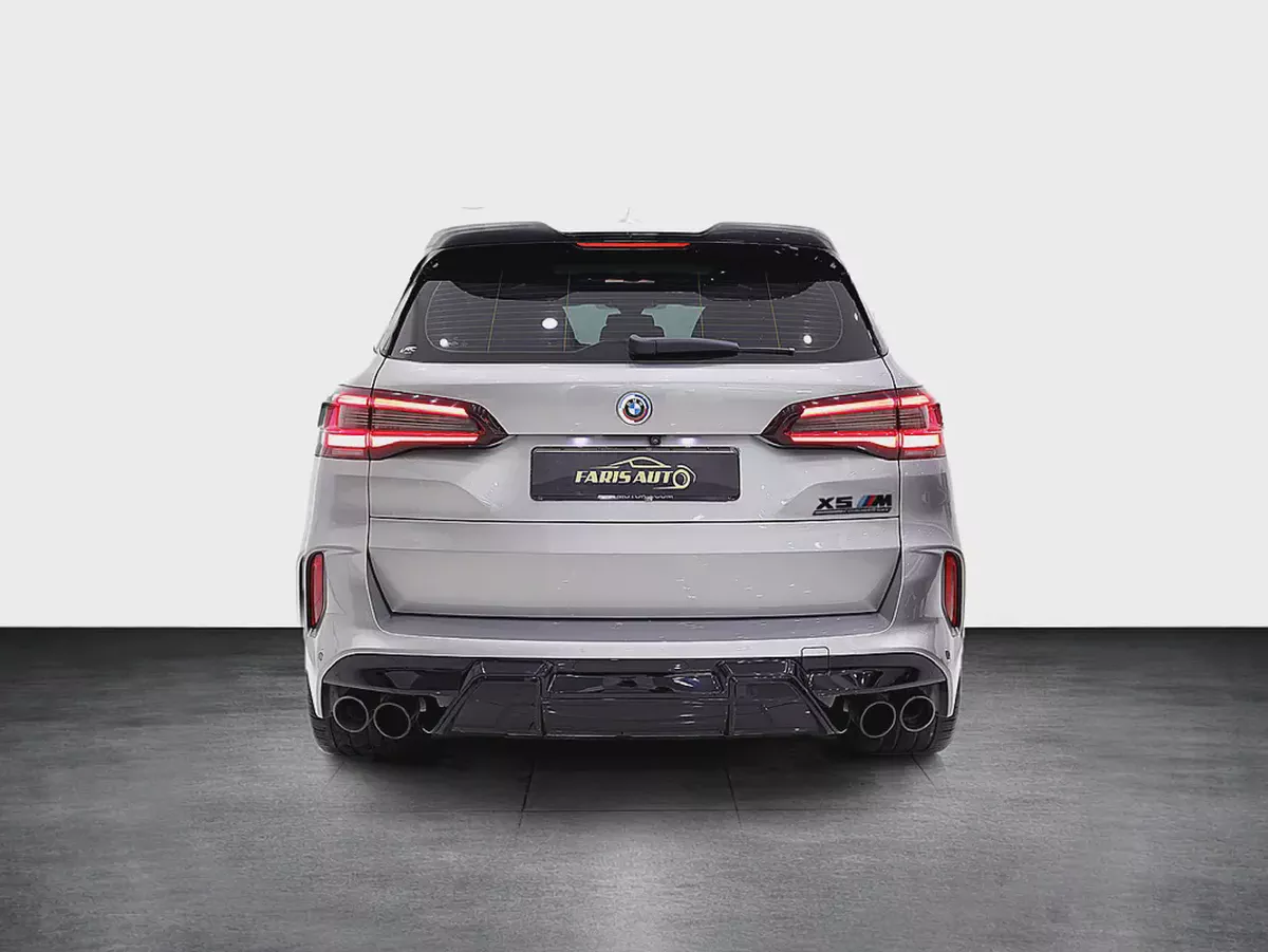 X5 M COMPETITION 2021 GCC CARBON PACKAGE + Excellent Condition + Rear entertainment-2-2