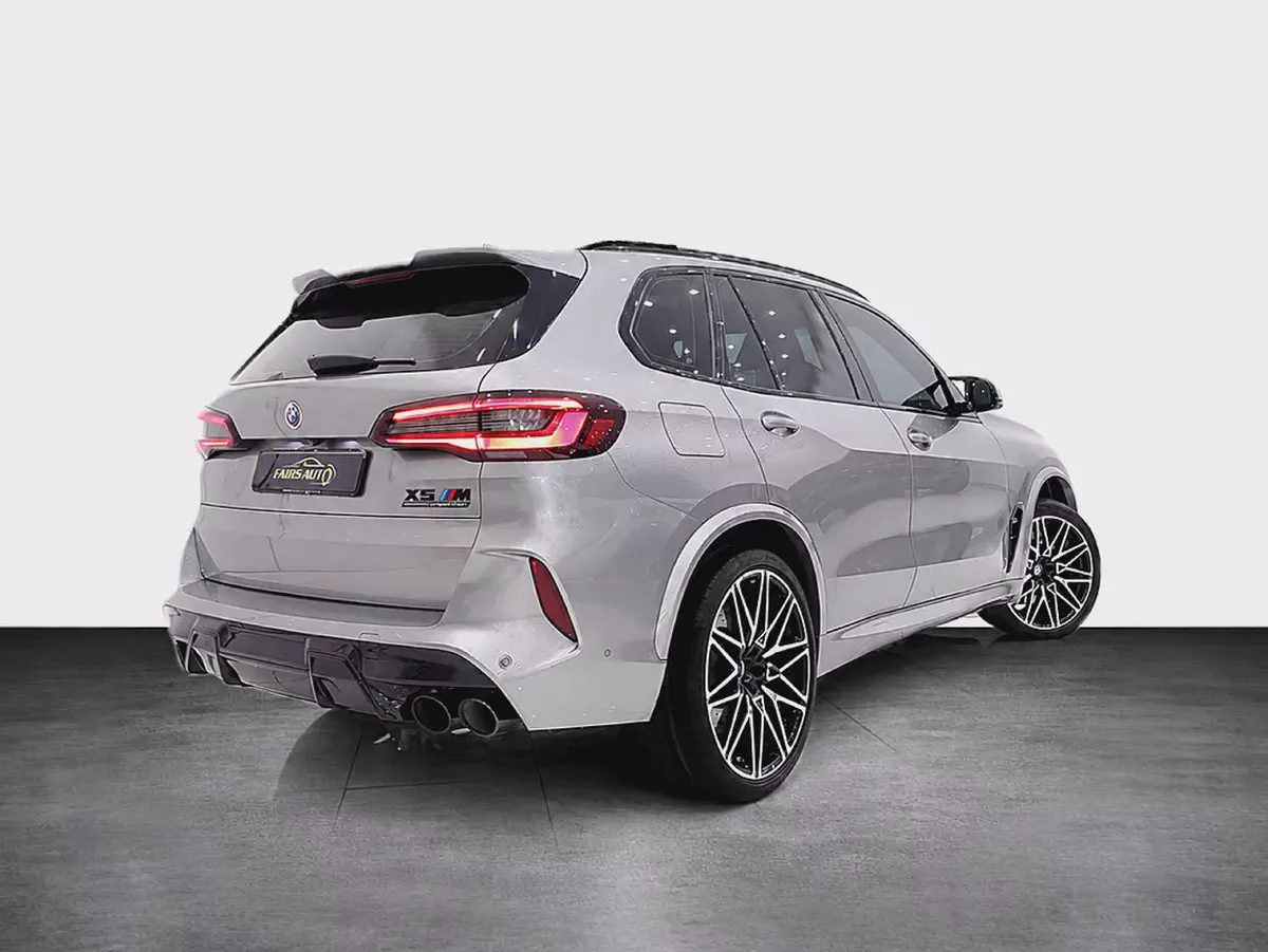 X5 M COMPETITION 2021 GCC CARBON PACKAGE + Excellent Condition + Rear entertainment-3-3