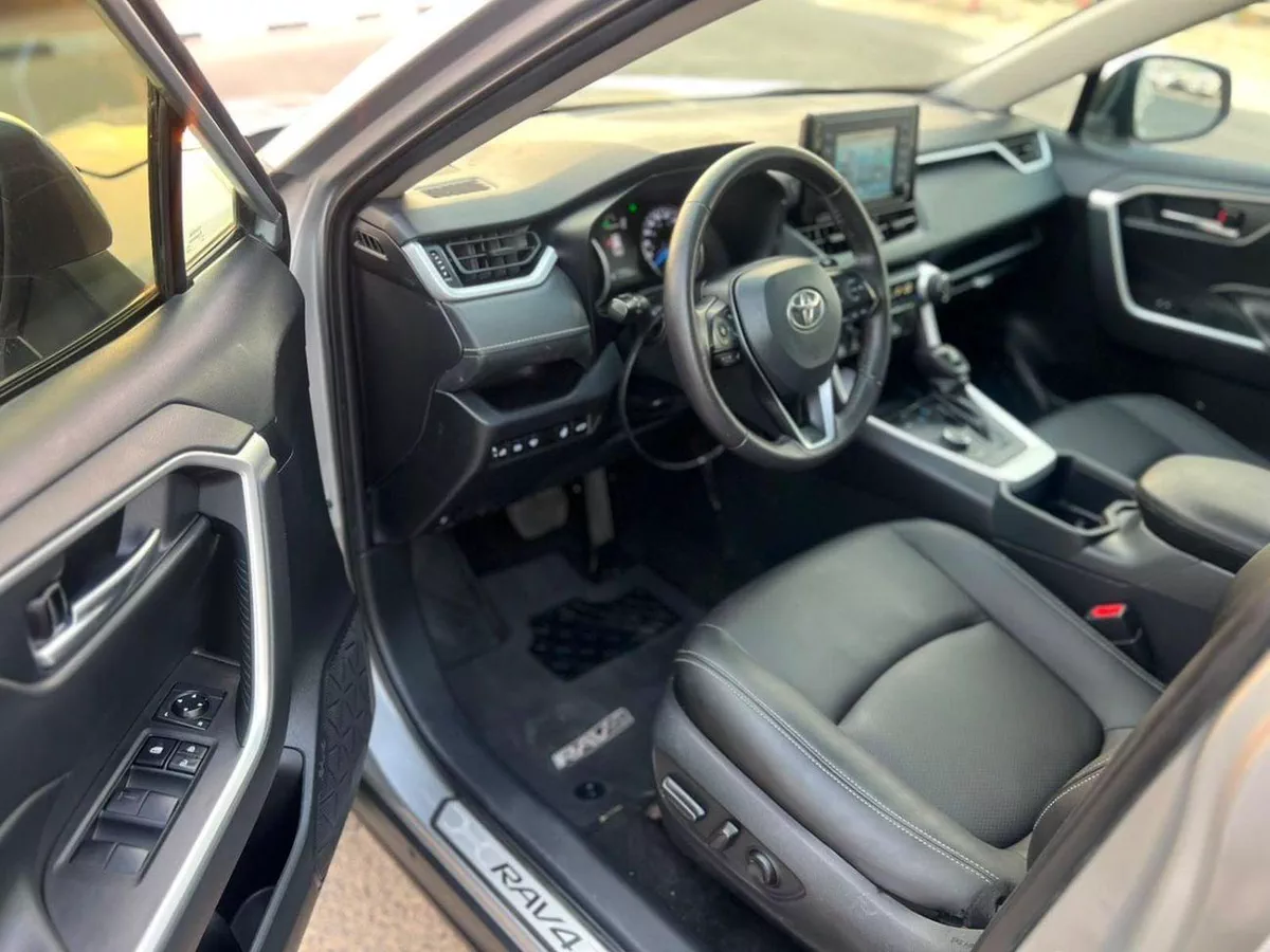 Toyota RAV4 XLE 2021 Toyota Rav4 Hybrid XLE Full Option 2.5L V4 - Rear Camera  Leather Seat - AWD 4x4 - Sunroof --9-0