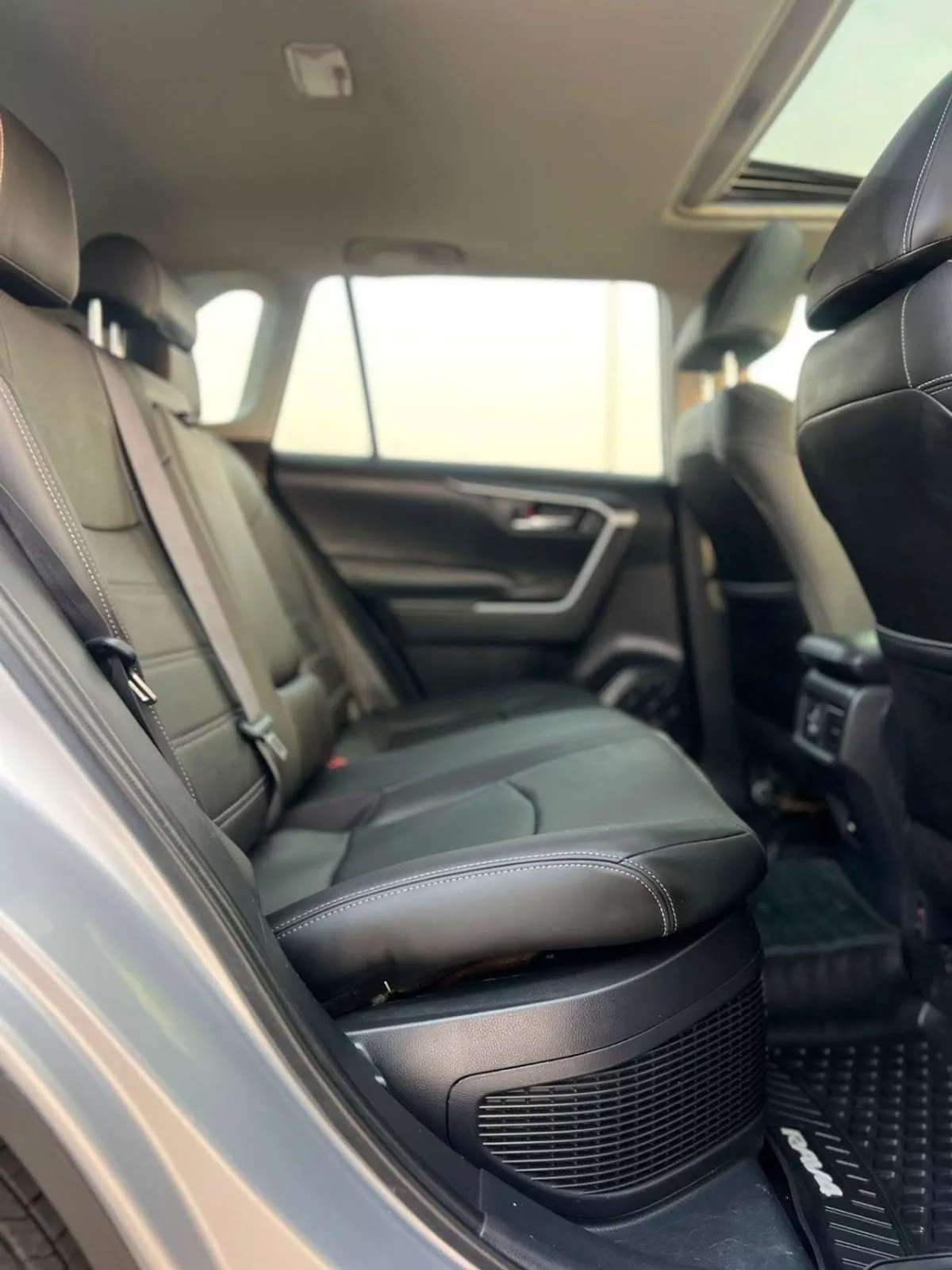 Toyota RAV4 XLE 2021 Toyota Rav4 Hybrid XLE Full Option 2.5L V4 - Rear Camera  Leather Seat - AWD 4x4 - Sunroof --14-0