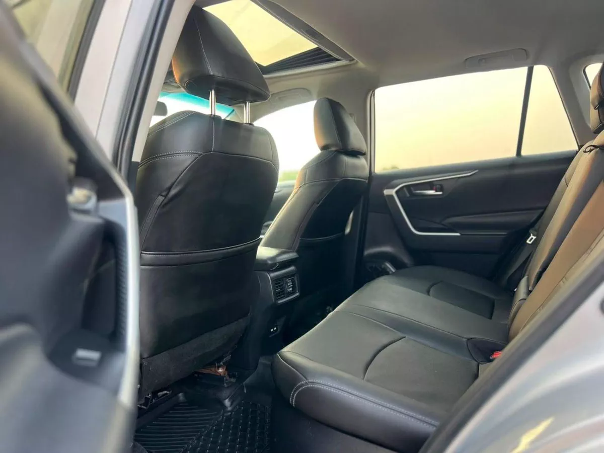 Toyota RAV4 XLE 2021 Toyota Rav4 Hybrid XLE Full Option 2.5L V4 - Rear Camera  Leather Seat - AWD 4x4 - Sunroof --15-0