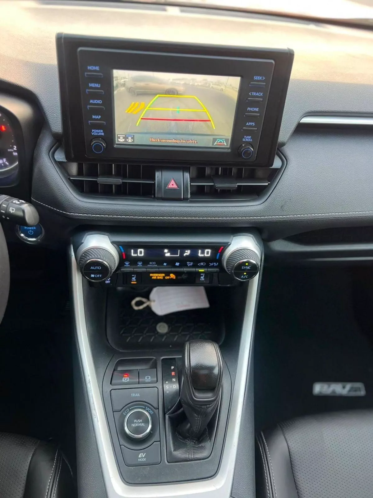 Toyota RAV4 XLE 2021 Toyota Rav4 Hybrid XLE Full Option 2.5L V4 - Rear Camera  Leather Seat - AWD 4x4 - Sunroof --18-0