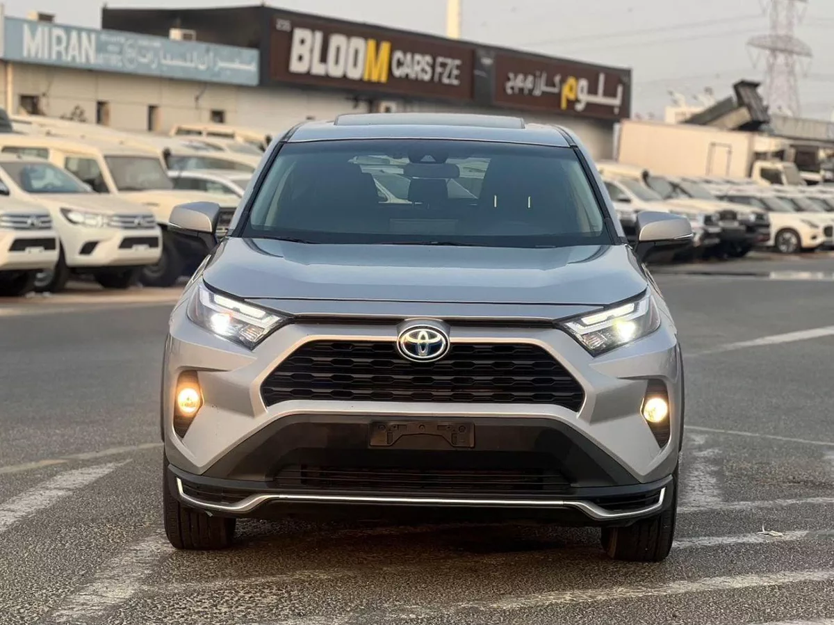 Toyota RAV4 XLE 2021 Toyota Rav4 Hybrid XLE Full Option 2.5L V4 - Rear Camera  Leather Seat - AWD 4x4 - Sunroof --1-0