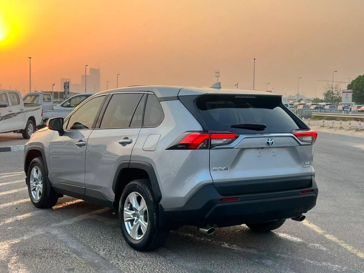 Toyota RAV4 XLE 2021 Toyota Rav4 Hybrid XLE Full Option 2.5L V4 - Rear Camera  Leather Seat - AWD 4x4 - Sunroof --3-0
