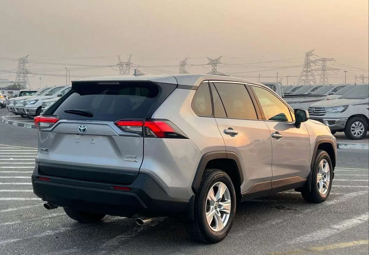 Toyota RAV4 XLE 2021 Toyota Rav4 Hybrid XLE Full Option 2.5L V4 - Rear Camera  Leather Seat - AWD 4x4 - Sunroof --5-0