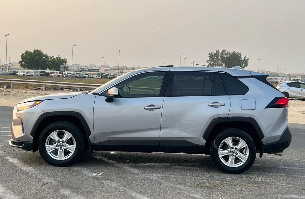 Toyota RAV4 XLE 2021 Toyota Rav4 Hybrid XLE Full Option 2.5L V4 - Rear Camera  Leather Seat - AWD 4x4 - Sunroof --6-0