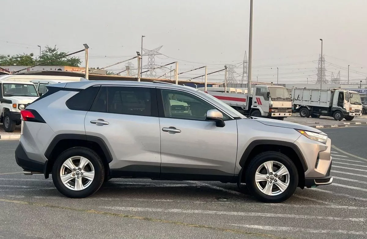 Toyota RAV4 XLE 2021 Toyota Rav4 Hybrid XLE Full Option 2.5L V4 - Rear Camera  Leather Seat - AWD 4x4 - Sunroof --7-0