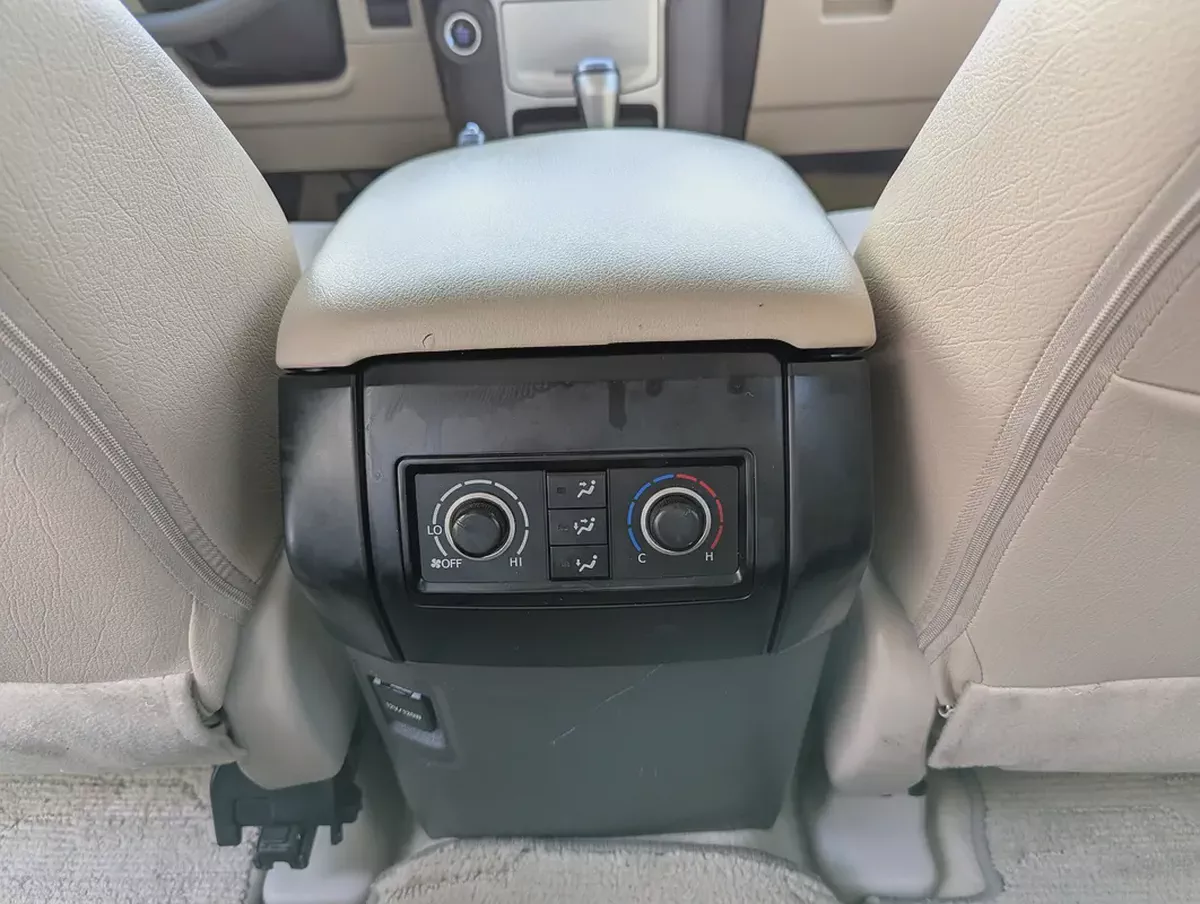 Toyota Prado 2019 V6 4.0L GCC Specs | Excellent Condition | Powerful 4WD SUV-18-18