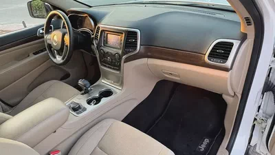 JEEP GRAND CHEROKEE LAREDO 4WD - GCC SPECS - ORIGINAL PAINT - ACCIDENT FREE - EXCELENT CONDITION --15