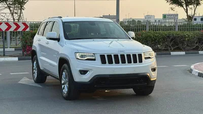 JEEP GRAND CHEROKEE LAREDO 4WD - GCC SPECS - ORIGINAL PAINT - ACCIDENT FREE - EXCELENT CONDITION --3
