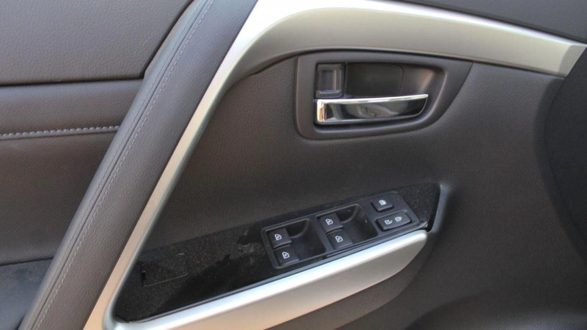 Mitsubishi Montero MITSUBISHI MONTERO 3.0L 4WD SPORT AT #00G58-9-0