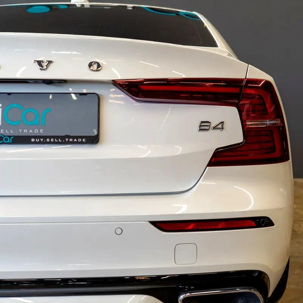 AED 1,819 pm • 0% Downpayment • S60 R-Design • Agency Warranty