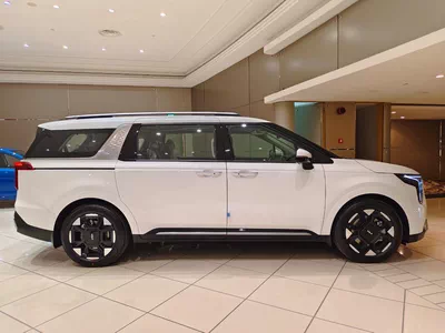 Kia Carnival 2026 – Luxury MPV with SUV-1