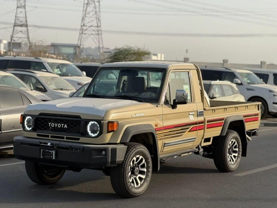 Toyota Land Cruiser Pick Up Std 4.0L Single Cab Utility 4WD-1