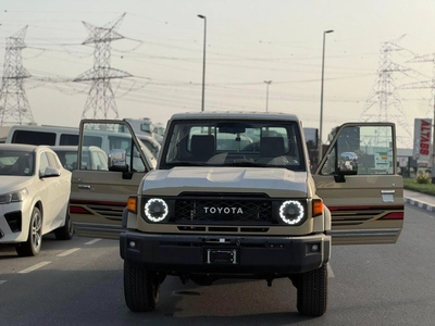 Toyota Land Cruiser Pick Up Std 4.0L Single Cab Utility 4WD-5