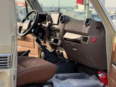 Toyota Land Cruiser Pick Up Std 4.0L Single Cab Utility 4WD-12