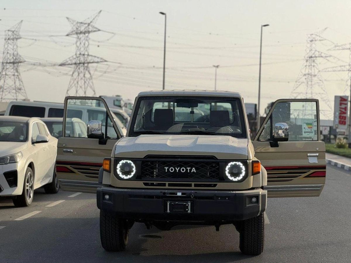 Toyota Land Cruiser Pick Up Std 4.0L Single Cab Utility 4WD-5-5