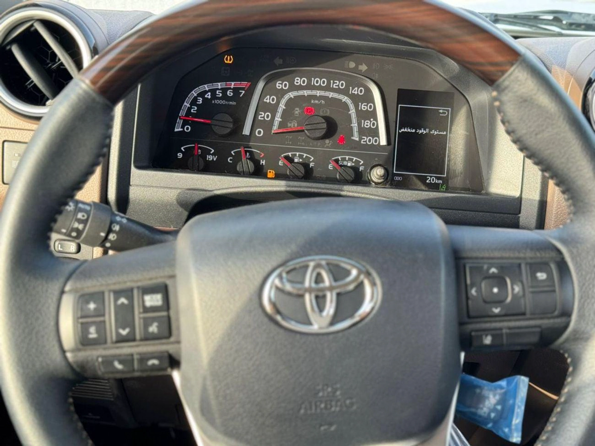 Toyota Land Cruiser Pick Up Std 4.0L Single Cab Utility 4WD-9-9