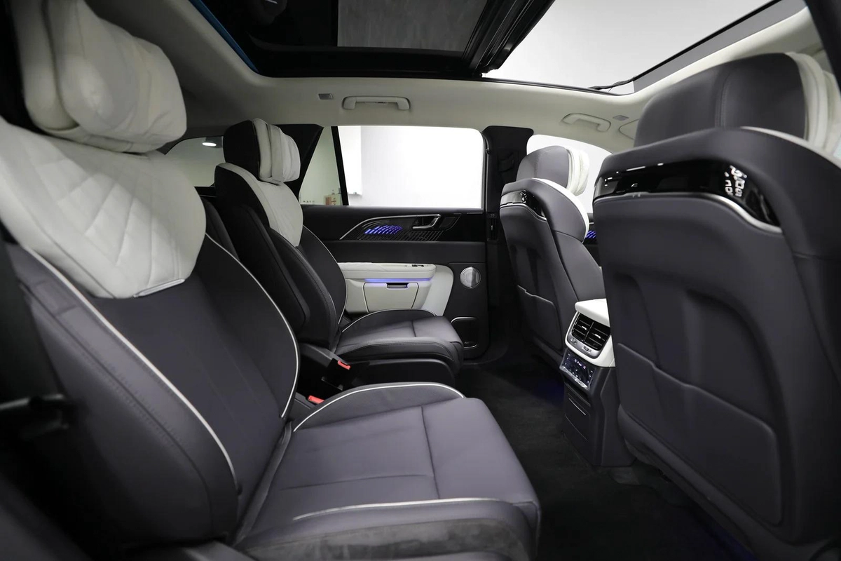 Hongqi E-HS9 | Full Option | 3,250 AED monthly | Registration-6-6