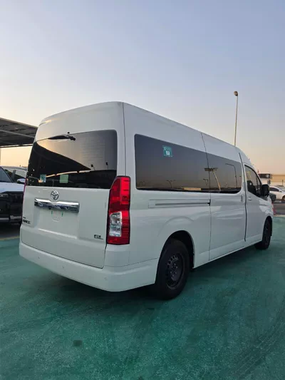 TOYOTA HIACE VIP-10