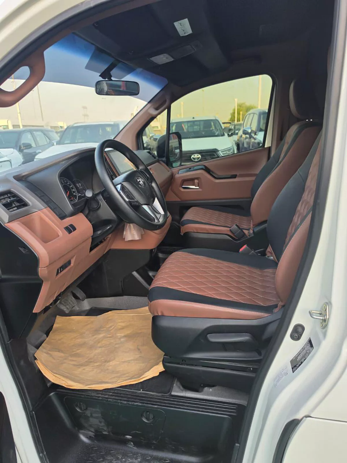 TOYOTA HIACE VIP-12-12