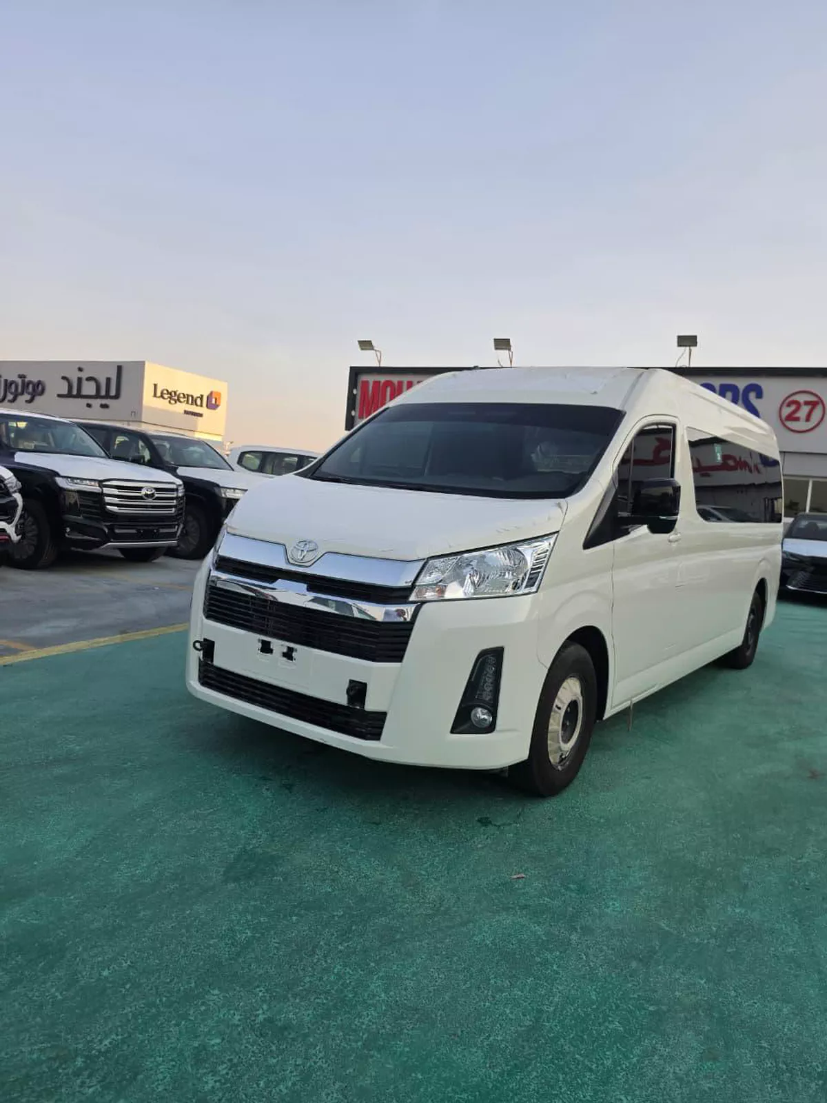 TOYOTA HIACE VIP