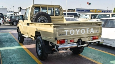 Toyota Land Cruiser Pick Up 4.0L V6 Petrol Single Cabin A/T-9