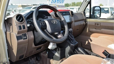 Toyota Land Cruiser Pick Up 4.0L V6 Petrol Single Cabin A/T-7